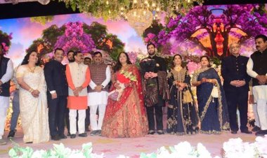 मुख्यमंत्री डॉ. यादव द्विवेदी परिवार के विवाह समारोह में हुए शामिल