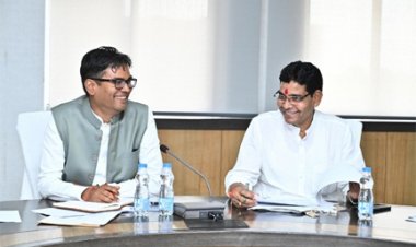 वित्त मंत्री चौधरी की बजट प्रस्ताव पर राजस्व मंत्री वर्मा के साथ मंत्री स्तरीय चर्चा