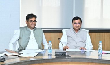 वित्त मंत्री की बजट प्रस्ताव पर मंत्री स्तरीय चर्चा : वाणिज्य-उद्योग एवं श्रम मंत्री के साथ