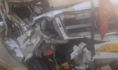 बस की डंपर से टक्कर 2 की मौत, 10 घायल:जौनपुर में ड्राइवर को नींद आने से हुआ हादसा, अयोध्या जा रहे थे श्राद्धालु