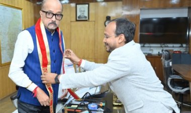 राज्यपाल डेका से युवा अग्रवाल समाज के अध्यक्ष ने की सौजन्य भेंट