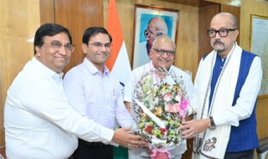 राज्यपाल डेका से दिगम्बर जैन समाज के अध्यक्ष ने की सौजन्य भेंट