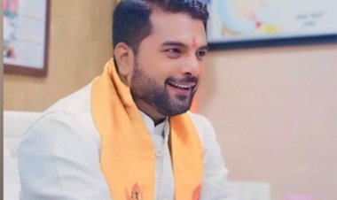 कांग्रेस से बागी होकर आकाश तिवारी ने बड़ी जीत दर्ज की