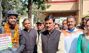 शहीद सैनिकों के सम्मान में साइकिल यात्रा:देवरिया से निकले अभिषेक का हरदोई में स्वागत, 900 दिन में 31 राज्यों की करेंगे यात्रा