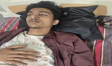 बाहरी लड़कों को कैंपस में घुसने से रोकने पर स्टूडेंट को पीटा