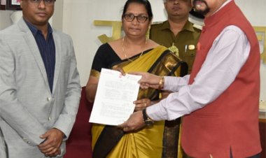 राज्यपाल डेका ने दिव्यांगों, वृद्धजनों, वनवासियों के कल्याण के लिए कार्यरत संस्थाओं को 15 लाख 31 हजार रूपए स्वेच्छानुदान राशि प्रदान की