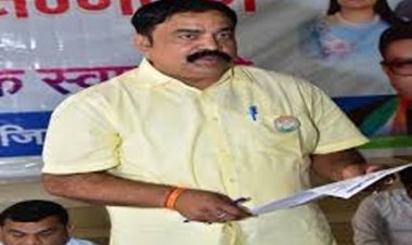 अवधेश गौतम के खिलाफ FIR दर्ज