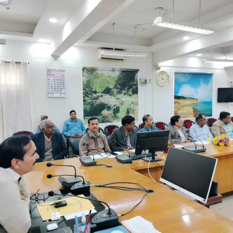 मिर्जापुर में 50 युवाओं के लोन आवेदन रद्द:शहर में जाम से उद्योग प्रभावित; शास्त्री सेतु 2 घंटे खुलेगा