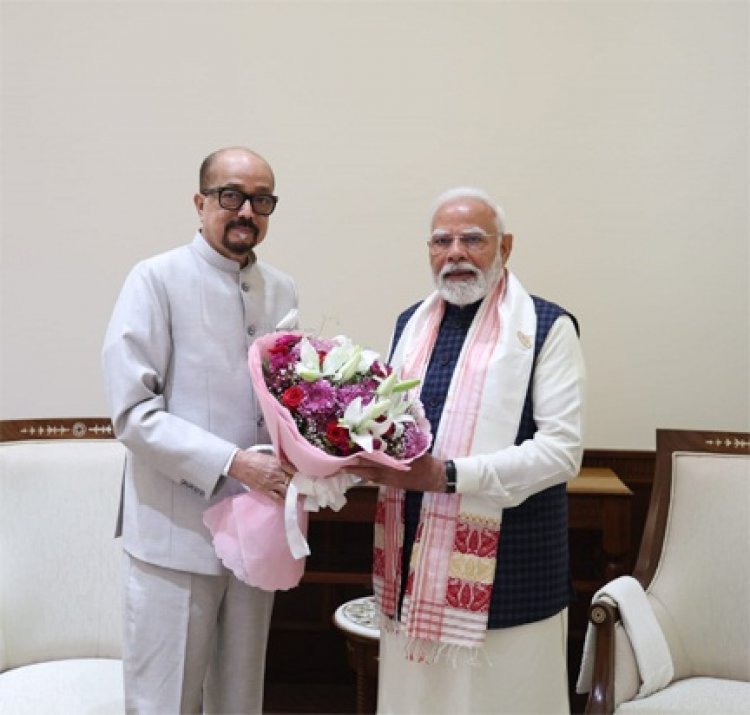 प्रधानमंत्री मोदी से राज्यपाल डेका ने सौजन्य भेंट की