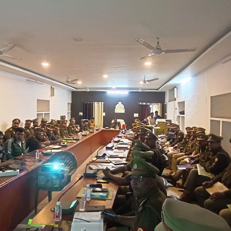 आम जनता से शिष्ट व्यवहार करें अधिकारी:एसपी ने दिए सख्त निर्देश, बोले- सोशल मीडिया पर बढ़ती अफवाहों पर अलर्ट रहें