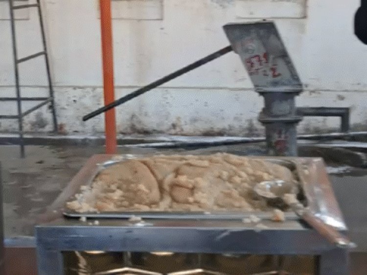 भाजपा कार्यालय पर जश्न का माहौल, बन रही मिठाई:लोग बोले- अयोध्या हार का मिल्कीपुर की जनता ने बदला लिया, विकास पर दिया वोट