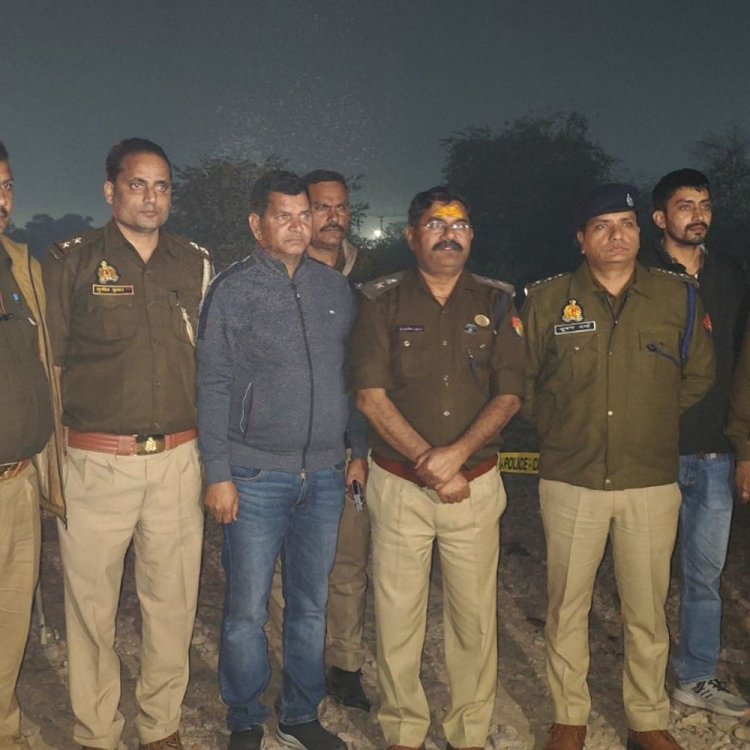 व्यापारी से 1.70 लाख रुपए ठगने वाले बदमाश गिरफ्तार:मथुरा में मुठभेड़ के दौरान 3 बदमाश घायल, कार और हथियार भी बरामद