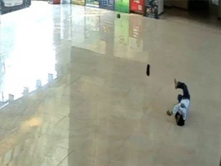 रायपुर के बेबीलॉन टावर की 7वीं मंजिल से एक युवक ने कूदकर खुदकुशी कर ली