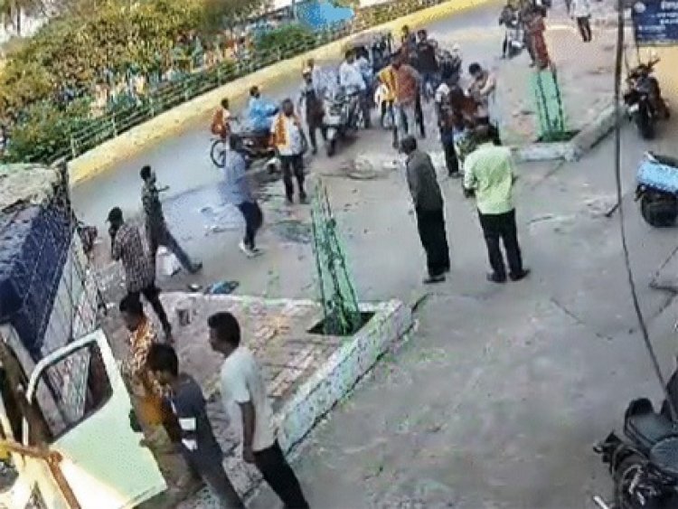 रायपुर गुढ़ियारी में बेकाबू मेटाडोर ने 4 लोगों को मारी टक्कर