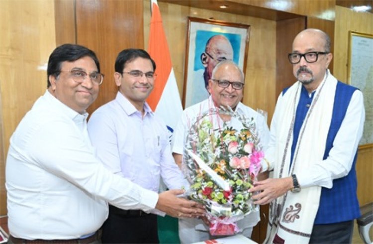 राज्यपाल डेका से दिगम्बर जैन समाज के अध्यक्ष ने की सौजन्य भेंट