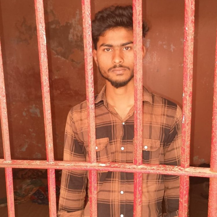 दोहरे हत्याकांड के मुख्य आरोपी ने थाना में किया सरेंडर:दो भाइयों को पीट-पीटकर मार डाला था, एक आरोपी की एनकाउंटर में हुई गिरफ्तारी