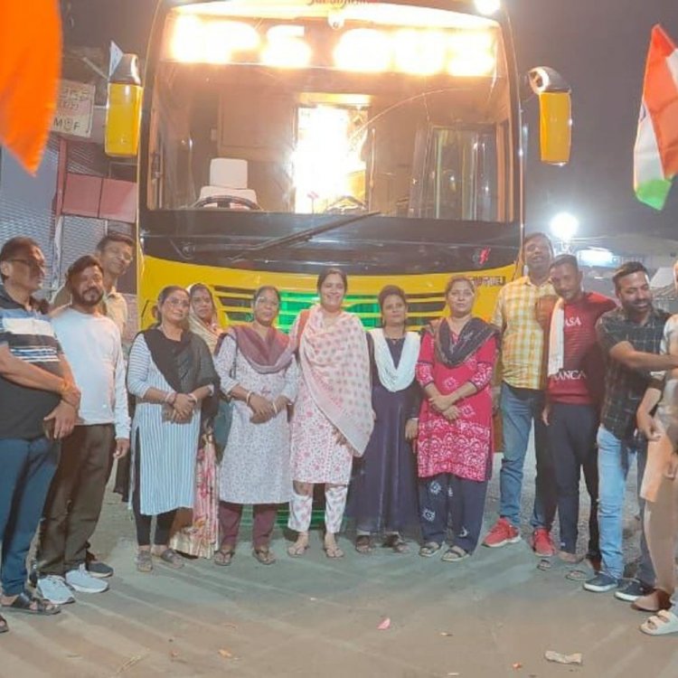 पार्षदों और कर्मचारियों का दल प्रयागराज महाकुंभ के लिए रवाना:बालाघाट नपा दल लगाएगा संगम में डुबकी, गंगाजल लाकर शहर के जलस्रोत में मिलाएंगे