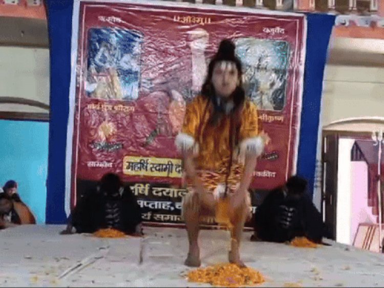 आर्य समाज में 4 दिवसीय ऋषि बोधोत्सव का आयोजन:वैदिक यज्ञ और सांस्कृतिक कार्यक्रमों की छात्राओं ने दी प्रस्तुति