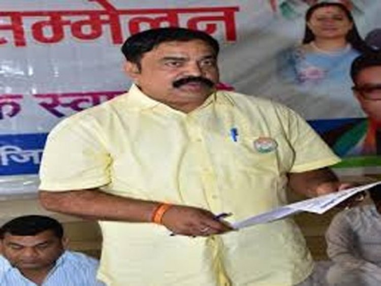 अवधेश गौतम के खिलाफ FIR दर्ज