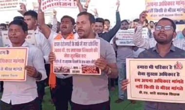 छत्तीसगढ़ के 2,897 बर्खास्त B.Ed.शिक्षक फिर से अनिश्चितकालीन धरने पर