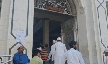 वाराणसी में जुमा मस्जिदों में पहुंचने लगे नमाजी:सुरक्षा के इंतजाम सख्त, होली के दिन एक घंटे देरी से शुरू होगी नमाज