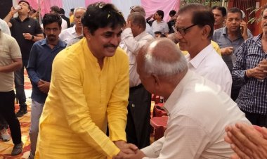 संत नगर के हरिचेतन आश्रम में धूमधाम से मनाया रंगपंचमी:वेदांत संत लालसाईं समेत कई आध्यात्मिक गुरुओं ने की शिरकत, सैकड़ों श्रद्धालु जुटे