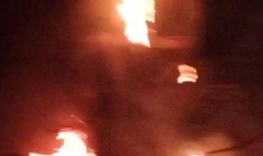 शिवपुरी में देर रात बिजली ट्रांसफॉर्मर में लगी आग:झांसी तिराहे पर हुई घटना; जूस स्टॉल जला, बैंक-एटीएम को बचाया