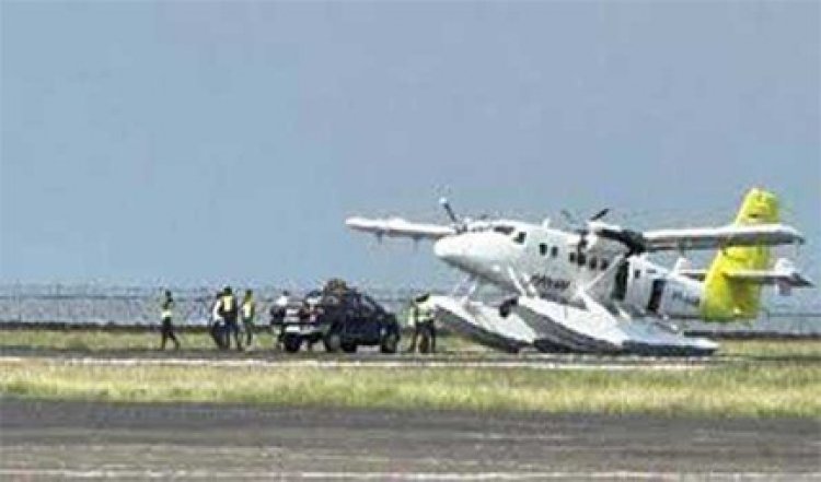 विमान के रनवे पर फंसने के बाद 7 लोगों को निकाला गया