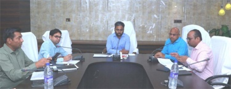 ‘प्रधानमंत्री आवास योजना के तहत लंबित निर्माण कार्यों को शीघ्र प्रारंभ कराएं’