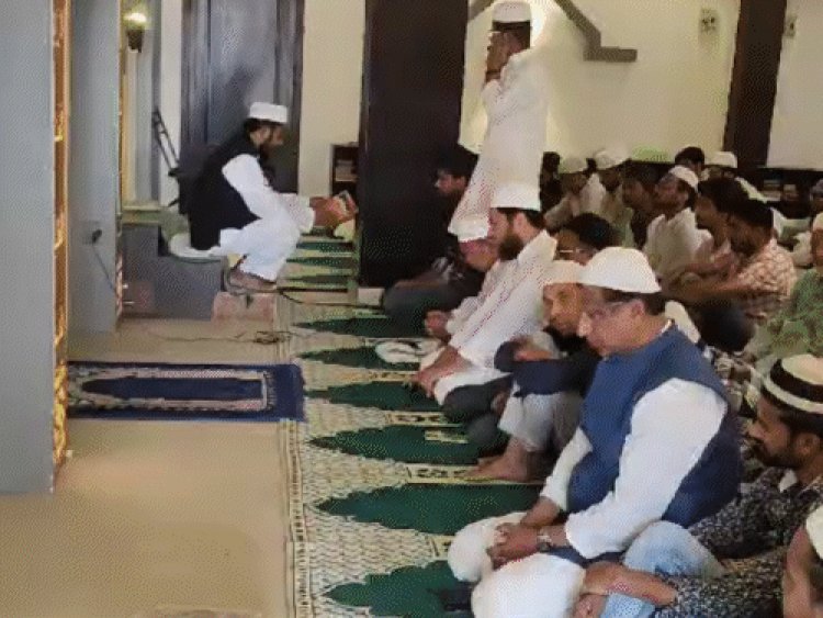 लखनऊ में अदा की गई जुमे की नमाज:बदले हुए वक्त पर हुई नमाज, शिया और सुन्नी उलेमाओं ने एडवाइजरी जारी की थी