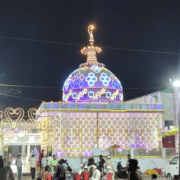 खिलचीपुर में लगा 19वां उर्स:बाबा हजरत पीर यजदानी दरगाह पर देश-विदेश से उमड़े श्रद्धालु, रात भर चली कव्वाली