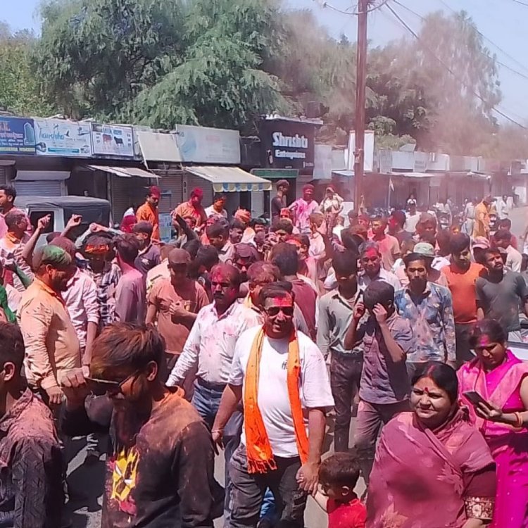 बैरागढ़ में रंग पंचमी पर विहिप-बजरंग दल का जुलूस:संत नगर से कालका मंदिर तक निकला चल समारोह, टैंकरों से की पानी की बौछार