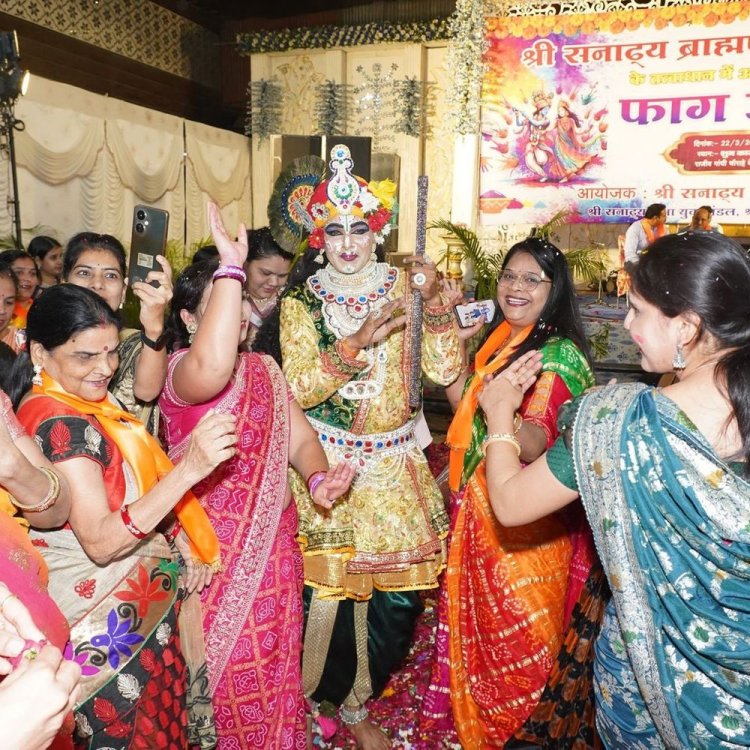 इंदौर में सनाढ्य ब्राह्मण समाज का फाग महोत्सव:राधा-कृष्ण होली मिलन समारोह में भजन और नृत्य की रंगारंग प्रस्तुतियां