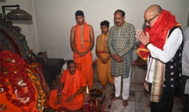 राज्यपाल रमेन ने समलेश्वरी माता की पूजा अर्चना की