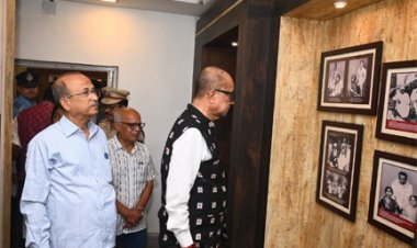 संबलपुर में राज्यपाल ने किया लक्ष्मीकांत बेजबरुआ के साहित्य का अवलोकन, दी श्रद्धांजलि