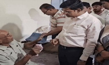 निगम की कार्रवाई पर भड़के महापौर:खुलवाई सील प्रॉपर्टी, अफसरों को लगाई फटकार, बोले– दादागिरी है क्या आपकी?