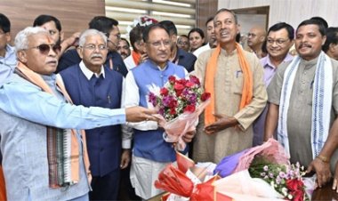 मुख्यमंत्री छत्तीसगढ़ भवन एवं अन्य सन्निर्माण कर्मकार कल्याण मंडल के नवनियुक्त अध्यक्ष डॉ. रामप्रताप सिंह के पदभार ग्रहण समारोह में हुए शामिल