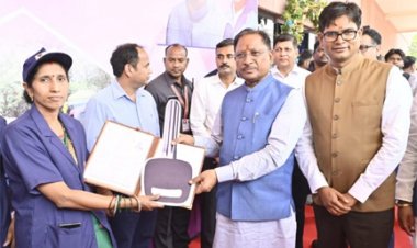 मुख्यमंत्री विष्णु देव साय ने नवा रायपुर में ई-ऑटो सेवा का किया शुभारंभ