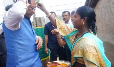 मुख्यमंत्री विष्णु देव साय ने जगदलपुर के गांव से किया मोर दुआर-साय सरकार महाअभियान का शुभारंभ