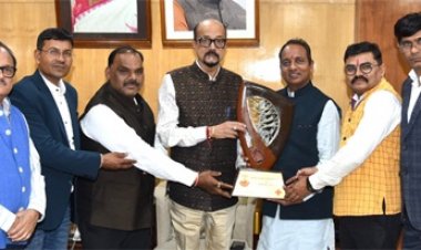 रेडक्रॉस की भूमिका अधिक सशक्त और प्रभावी बनाने के लिए कार्य करें - डेका