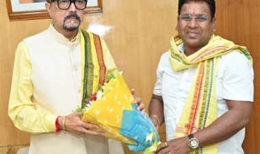 राज्यपाल डेका से सर्व आदिवासी समाज के प्रदेशाध्यक्ष ने की भेंट