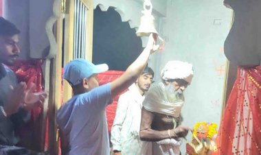 उज्जैन : खाचरौद में मुस्लिम ने मंदिर में पढ़ी नमाज, थाने पहुंचा मामला, हिंदूवादी संगठनों ने आक्रोश