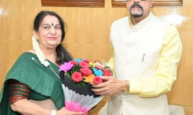 राज्यपाल डेका से कुलपति डॉ. सुश्री शर्मा ने सौजन्य भेंट की