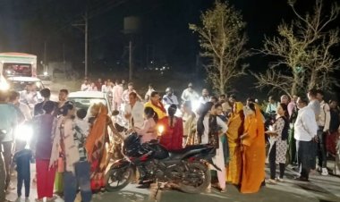 मंदसौर में शराब दुकान के विरोध में चक्काजाम:रिहायशी इलाकों में शराब दुकान खोलने का विरोध, लोगों ने किया चक्का जाम