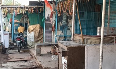 पहलगाम आतंकी हमले पर दतिया में आक्रोश:इंदरगढ़ में आज दोपहर तक बाजार रहेंगे बंद; हिंदू संगठनों ने किया प्रदर्शन