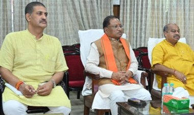 मुख्यमंत्री विष्णु देव साय ने जनप्रतिनिधियों और अधिकारियों के साथ सुनी ‘मन की बात’ की 121वीं कड़ी