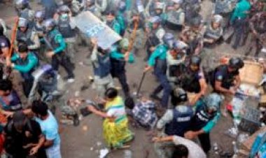 बांग्लादेश: पूर्व मंत्री पर अदालत में पेशी के दौरान भीड़ ने हमला किया