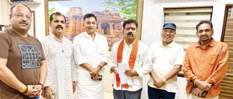 ट्रांसपोर्टर की पिटाई मामले में भाजपा जिलाध्यक्ष के नेतृत्व में प्रतिनिधिमंडल मिला गृहमंत्री से