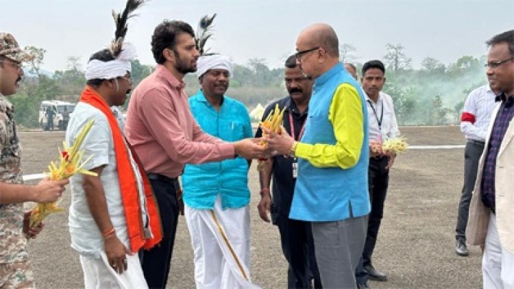 राज्यपाल रमेन डेका का कराली हैलीपेड में आत्मीय स्वागत