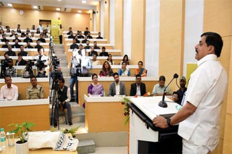 चयनित अधिकारी सेवा भाव और सकारात्मक मानसिकता के साथ करें अपने अधिकारों का उपयोग : मुख्यमंत्री डॉ. यादव